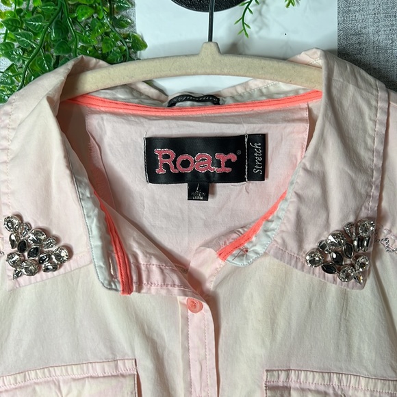 Roar Long Sleeve Button Up Woman’s Shirt - Picture 7 of 7